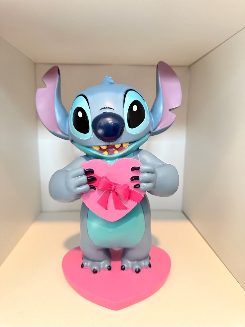 Disney Showcase Lilo & Stitch Valentine's Day figurine